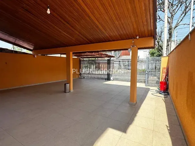 Sobrado com 263m² 4 quartos e 3 banheiros, à venda, no bairro Wanel Ville em Sorocaba