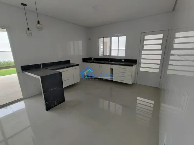 Sobrado com 330m² 3 quartos e 2 banheiros, à venda, no bairro Jardim Residencial Alto De Itaici em Indaiatuba