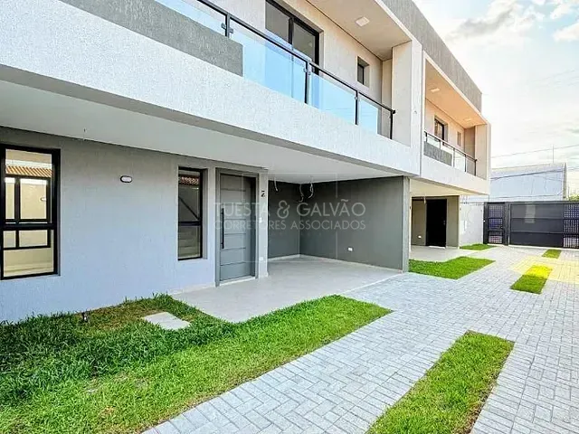 Sobrado com 120m² 3 quartos e 2 banheiros, à venda, no bairro Capão Raso em Curitiba