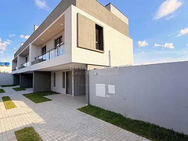 Sobrado com 120m² 3 quartos e 2 banheiros, à venda, no bairro Capão Raso em Curitiba