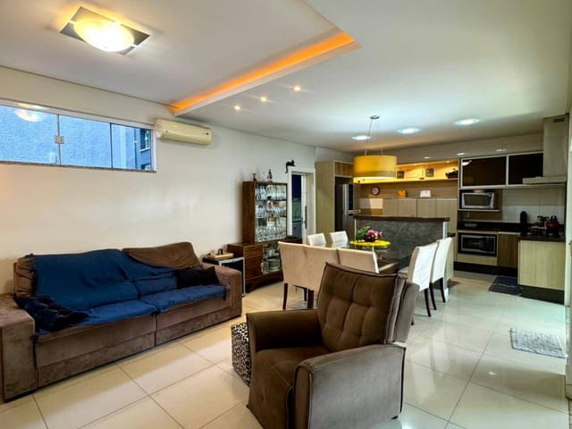 Sobrado com 263m² 3 quartos e 2 banheiros, à venda, no bairro São João em Itajaí