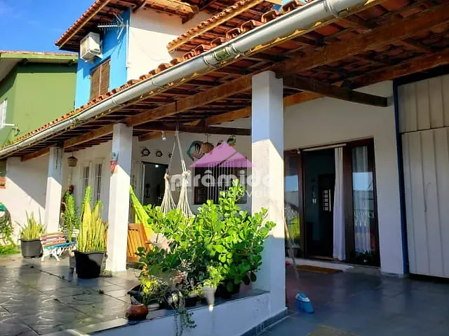 Sobrado com 281m² 4 quartos e 4 banheiros, à venda, no bairro Massaguaçu em Caraguatatuba