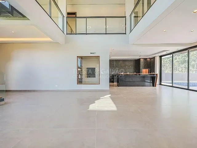 Sobrado com 326m² 3 quartos e 5 banheiros, à venda, no bairro Butiatumirim em Colombo