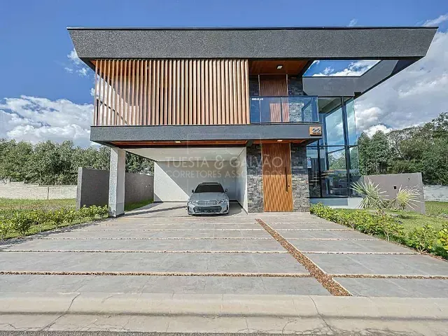 Sobrado com 326m² 3 quartos e 5 banheiros, à venda, no bairro Butiatumirim em Colombo