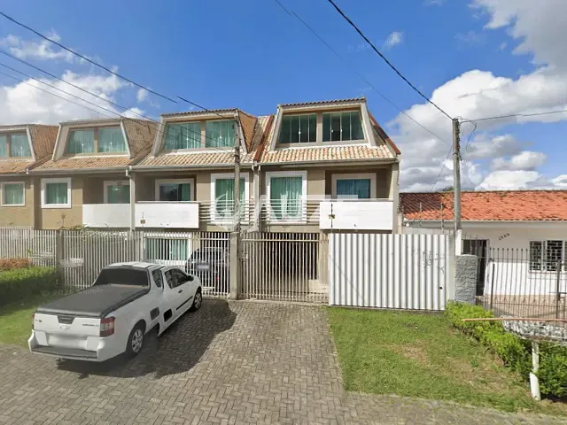 Sobrado 3 quartos e 3 banheiros, à venda, no bairro Cajuru em Curitiba