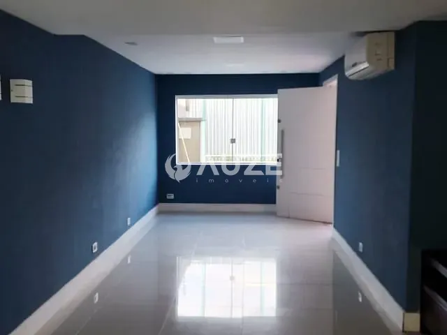 Sobrado 3 quartos e 3 banheiros, à venda, no bairro Cajuru em Curitiba