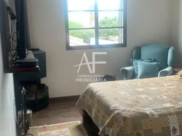 Sobrado com 250m², à venda, no bairro Parque Residencial Bom Conselho em Taubaté