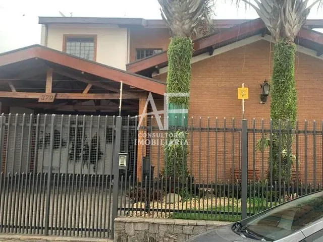 Sobrado com 250m², à venda, no bairro Parque Residencial Bom Conselho em Taubaté
