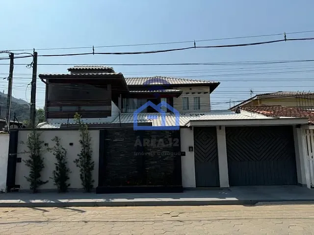 Casa com 276m² 3 quartos e 4 banheiros, à venda, no bairro Estrela d'Alva em Caraguatatuba