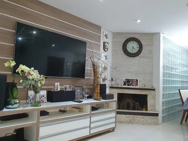 Sobrado com 182m² 3 quartos e 2 banheiros, à venda, no bairro Vila Magini em Mauá