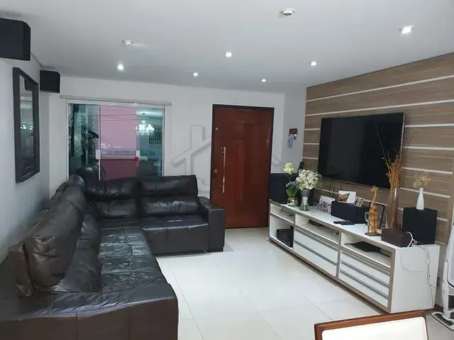 Sobrado com 182m² 3 quartos e 2 banheiros, à venda, no bairro Vila Magini em Mauá