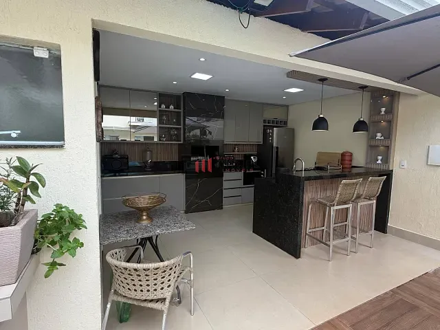 Sobrado 3 quartos e 3 banheiros, à venda, no bairro Jardim Burle Marx em Londrina