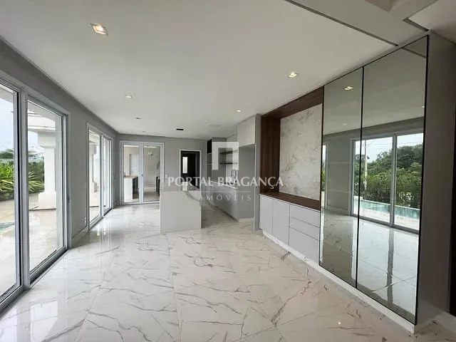 Sobrado com 300m² 3 quartos e 5 banheiros, à venda, no bairro Residencial San Vitale em Bragança Paulista