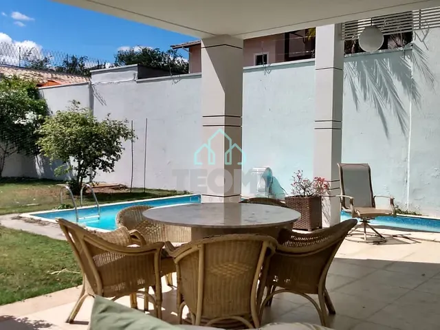 Sobrado com 469m² 4 quartos e 4 banheiros, à venda, no bairro Independência em Taubaté