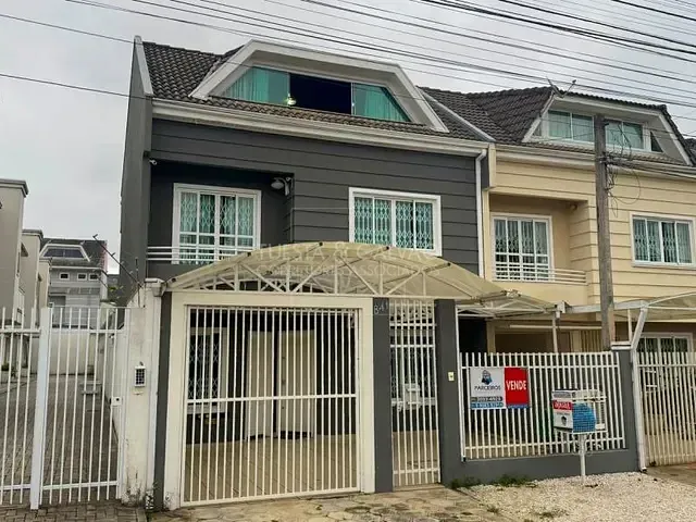 Sobrado com 140m² 3 quartos e 3 banheiros, à venda, no bairro Capão Raso em Curitiba