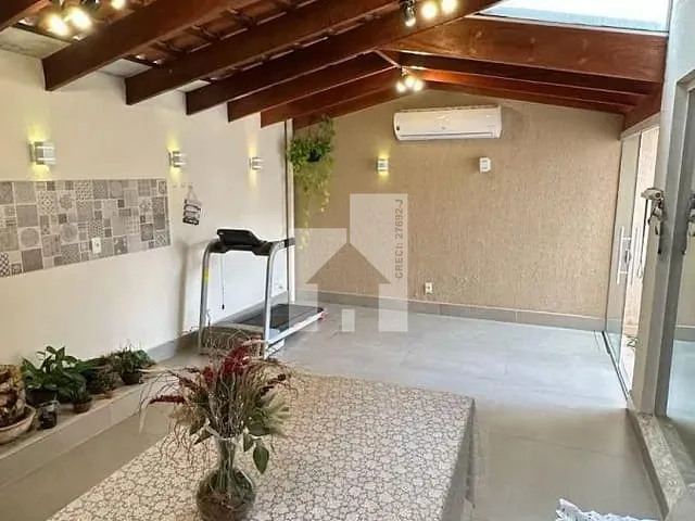 Sobrado com 125m² 3 quartos e 2 banheiros, à venda, no bairro Jardim Colônia em Jundiaí