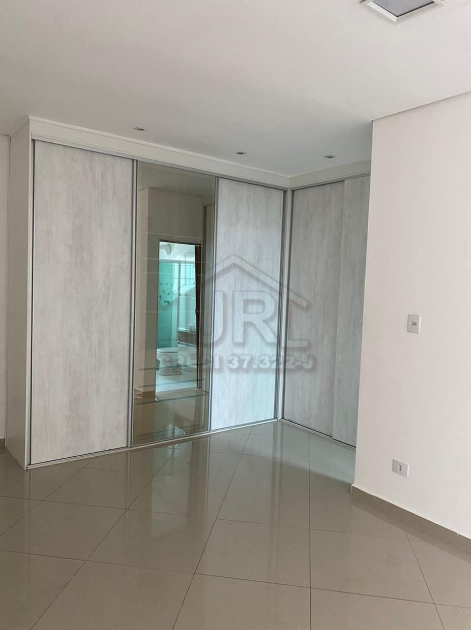 Sobrado à venda com 3 quartos, 100m² - Foto 4