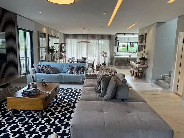 Sobrado com 500m² 3 quartos e 6 banheiros, à venda, no bairro Condomínio Vale das Águas em Bragança Paulista