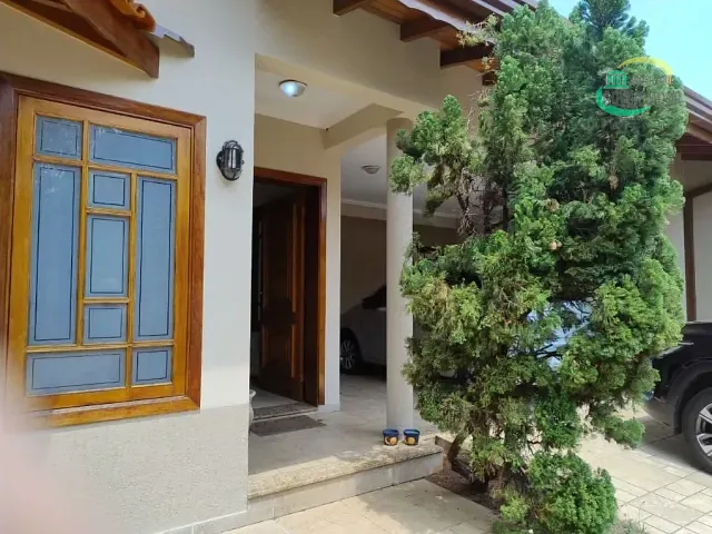 Sobrado com 300m² 4 quartos e 6 banheiros, à venda, no bairro Jardim Aurélia em Campinas
