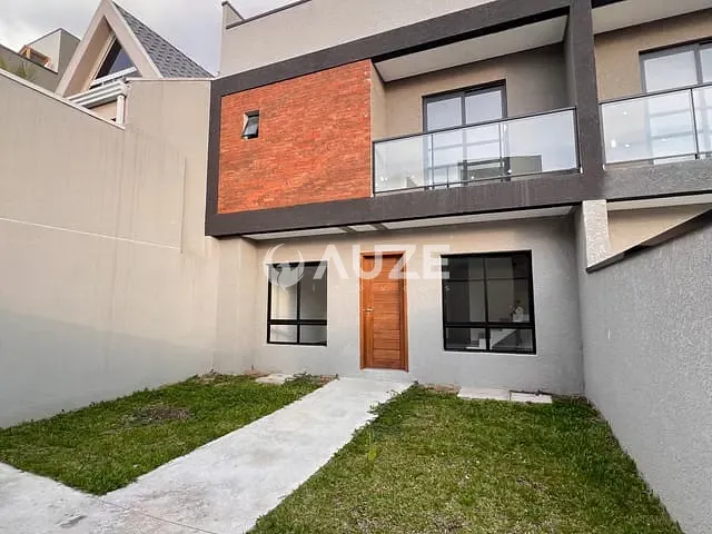 Sobrado 3 quartos e 3 banheiros, à venda, no bairro Xaxim em Curitiba