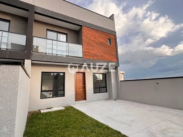Sobrado 3 quartos e 3 banheiros, à venda, no bairro Xaxim em Curitiba