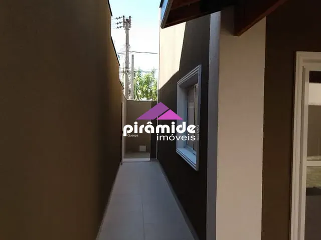 Sobrado com 250m² 3 quartos e 2 banheiros, à venda, no bairro Loteamento Villa Branca em Jacareí