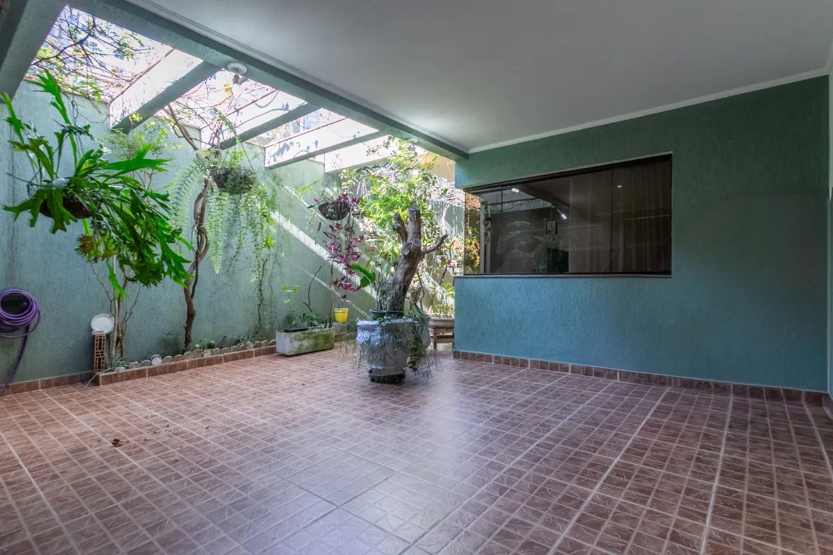 Sobrado para venda em Jardim Santo Antoninho com 3 quartos, sendo 3 suítes, 150m²