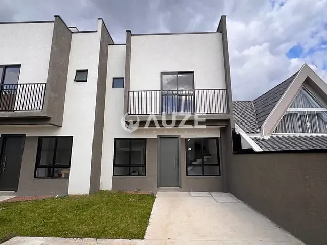 Sobrado 3 quartos e 3 banheiros, à venda, no bairro Xaxim em Curitiba