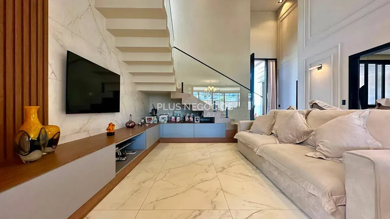 Sobrado, 3 quartos, 249 m² - Foto 2