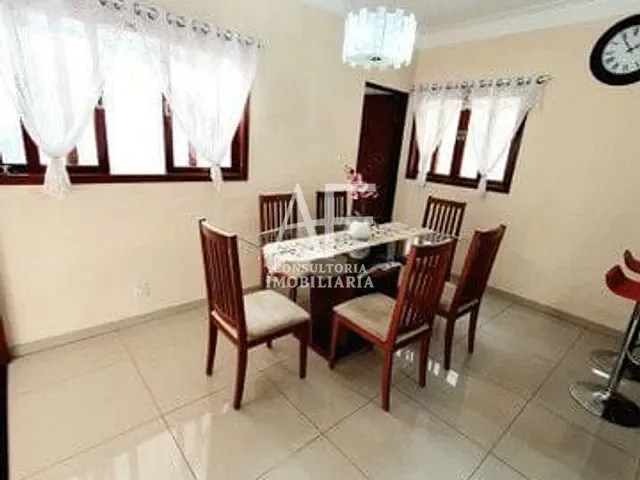 Sobrado com 250m² 3 quartos e 3 banheiros, à venda, no bairro Barreiro em Taubaté