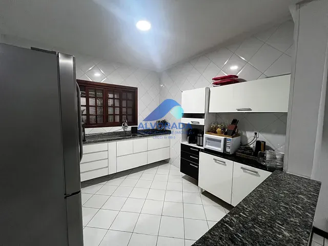 Sobrado 3 quartos e 3 banheiros, à venda, no bairro Jardim América em São José dos Campos