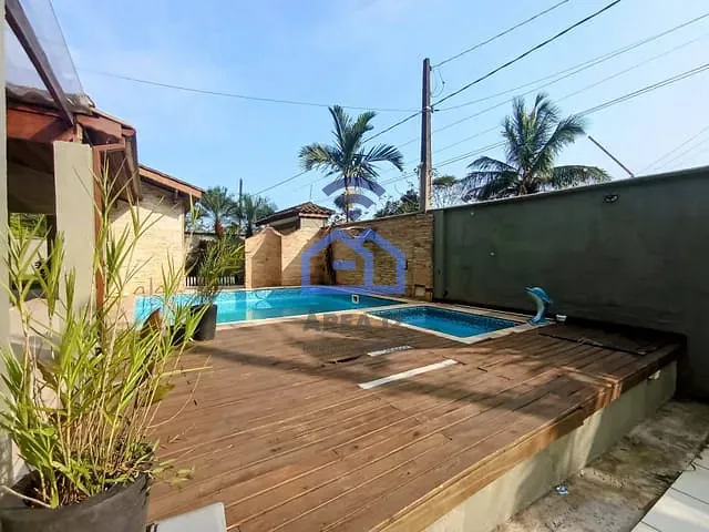 Casa com 900m² 4 quartos e 4 banheiros, à venda, no bairro Capricónio III em Caraguatatuba