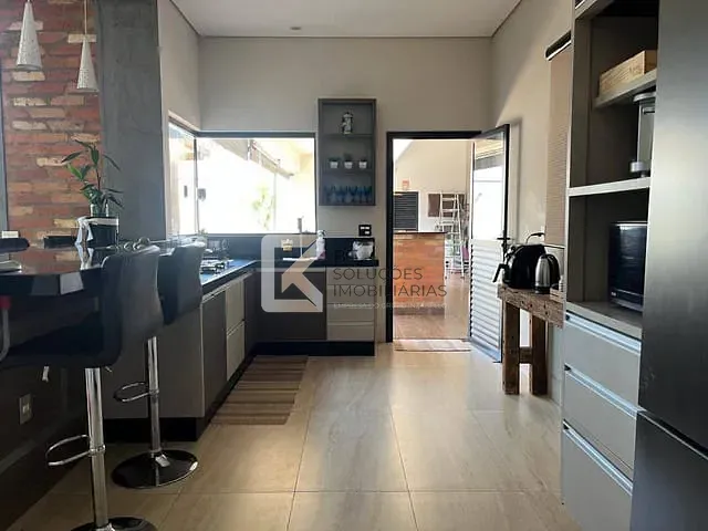 Sobrado com 440m² 4 quartos e 2 banheiros, à venda, no bairro Chácara Areal em Indaiatuba