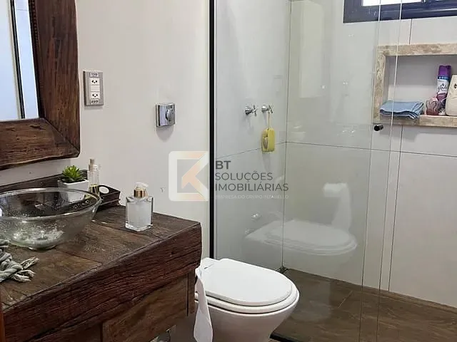 Sobrado com 440m² 4 quartos e 2 banheiros, à venda, no bairro Chácara Areal em Indaiatuba