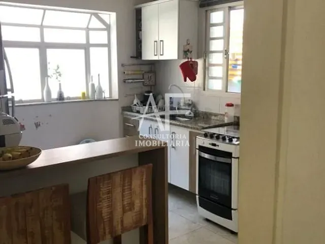 Sobrado com 224m², à venda ou para alugar, no bairro Bairro dos Guedes em Tremembé