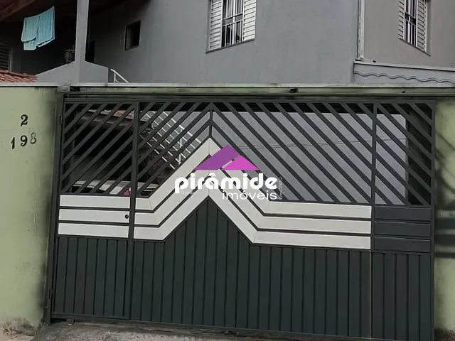 Sobrado 2 quartos e 2 banheiros, à venda, no bairro Jardim Santa Rosa em São José dos Campos