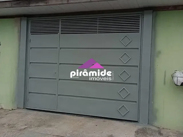 Sobrado 2 quartos e 2 banheiros, à venda, no bairro Jardim Santa Rosa em São José dos Campos