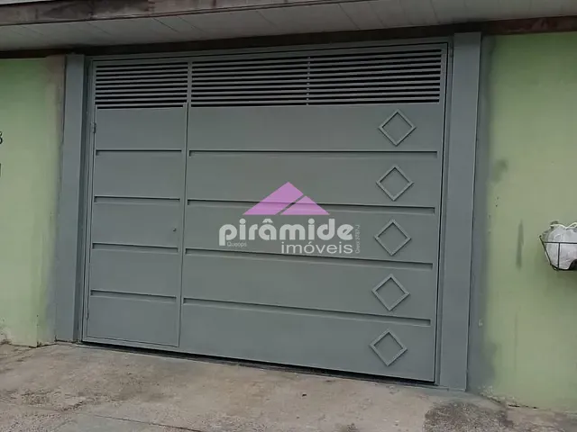 Sobrado 2 quartos e 2 banheiros, à venda, no bairro Jardim Santa Rosa em São José dos Campos