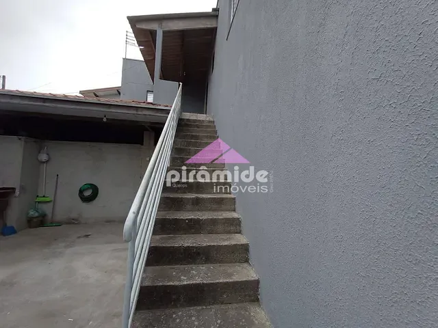 Sobrado 2 quartos e 2 banheiros, à venda, no bairro Jardim Santa Rosa em São José dos Campos