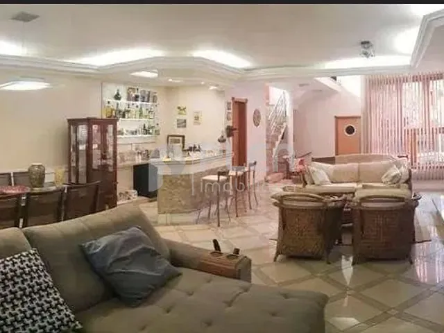 Sobrado com 430m² 3 quartos e 7 banheiros, à venda, no bairro Conjunto Residencial Santa Terezinha em São Paulo
