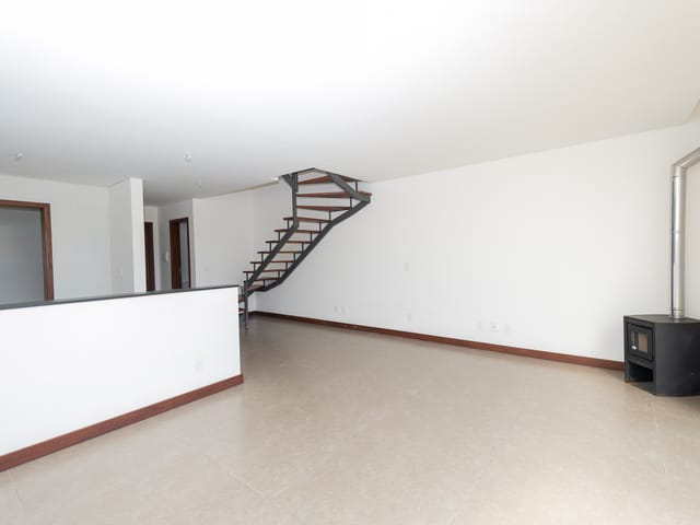 Casa com 159m² 2 quartos e 2 banheiros, à venda, no bairro Laranjal em Pelotas