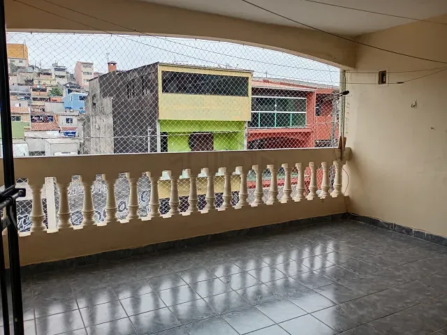 Sobrado com 220m² 3 quartos e 3 banheiros, para alugar, no bairro Jardim Zaira em Mauá