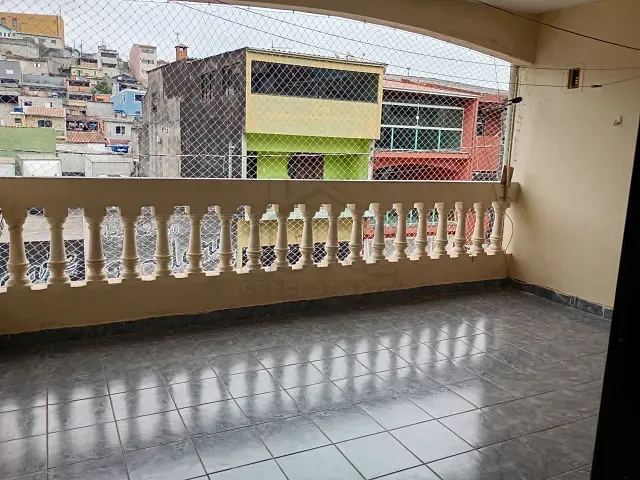 Sobrado com 220m² 3 quartos e 3 banheiros, para alugar, no bairro Jardim Zaira em Mauá