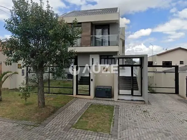 Sobrado com 203m² 4 quartos e 3 banheiros, à venda, no bairro Boqueirão em Curitiba