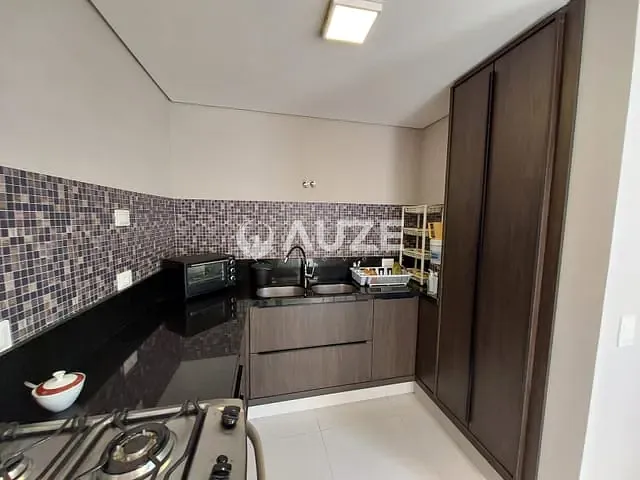 Sobrado com 203m² 4 quartos e 3 banheiros, à venda, no bairro Boqueirão em Curitiba