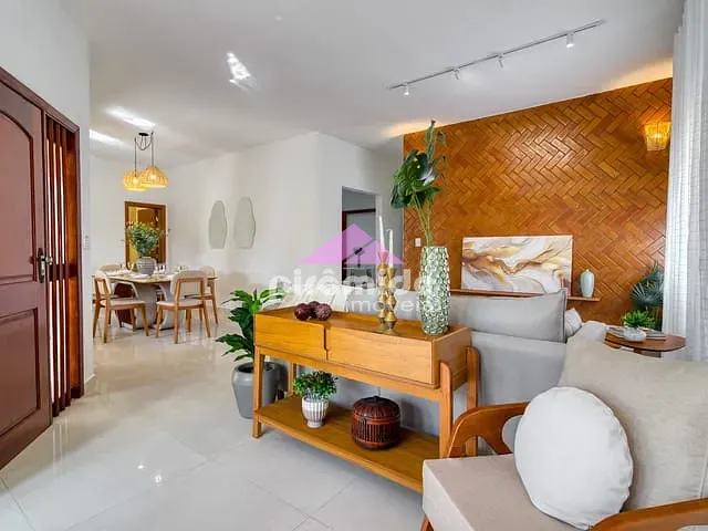 Sobrado com 390m² 7 quartos e 3 banheiros, à venda, no bairro Parque Brasil em Jacareí