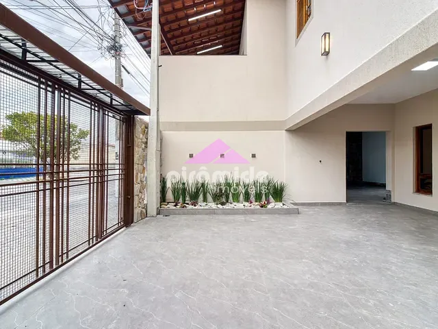 Sobrado com 390m² 7 quartos e 3 banheiros, à venda, no bairro Parque Brasil em Jacareí