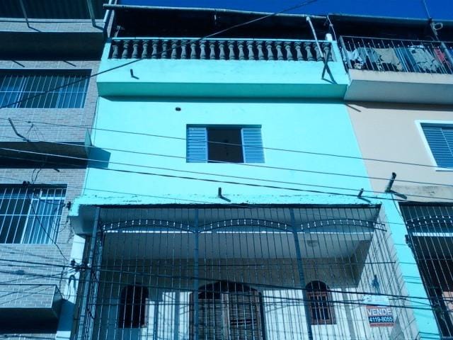 Sobrado com 247m² 3 quartos e 2 banheiros, à venda, no bairro Parque Imperial em Barueri