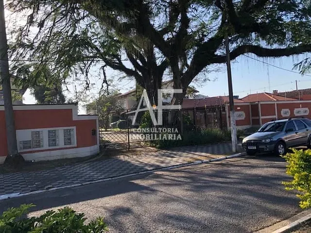 Sobrado com 150m² 4 quartos e 2 banheiros, à venda, no bairro Quiririm em Taubaté