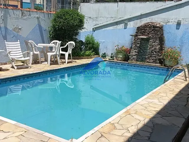 Sobrado com 300m² 4 quartos e 4 banheiros, à venda ou para alugar, no bairro Jardim Esplanada II em São José dos Campos
